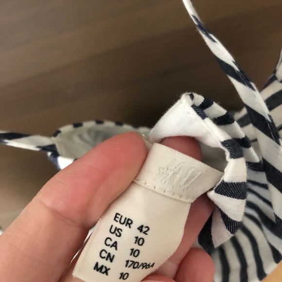 H&M STRIPED CROP TOP WITH RUFFLES NWOT SZ L - Picture 3 of 3